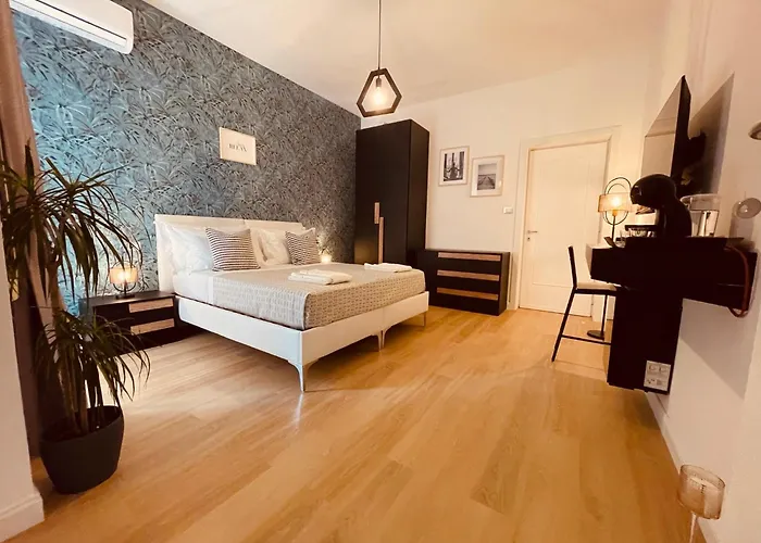 Carducci 83 Bed & Breakfast 4*